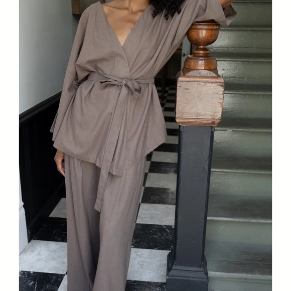 💥LAST CHANCE💥 NWT Laude the Label Hepburn Pleated Trouser Pant - Morel Silk Noil - Picture 6 of 17